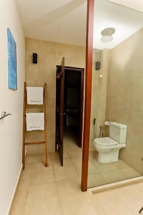 Swanee Grand Hotel Negombo