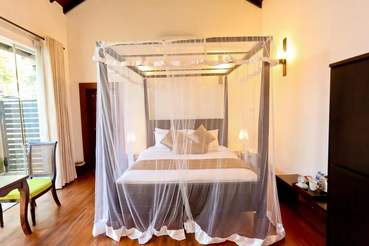 Swanee Grand Hotel Negombo