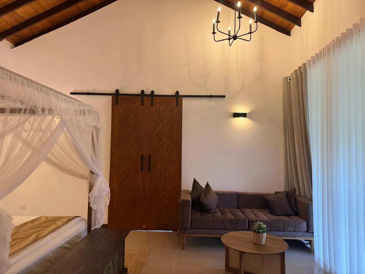 Swanee Grand Hotel Negombo