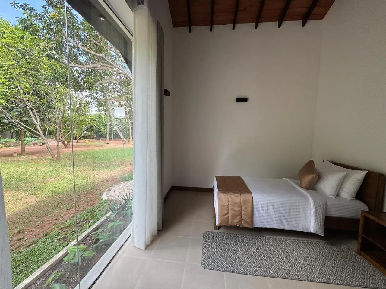 Swanee Grand Hotel Negombo