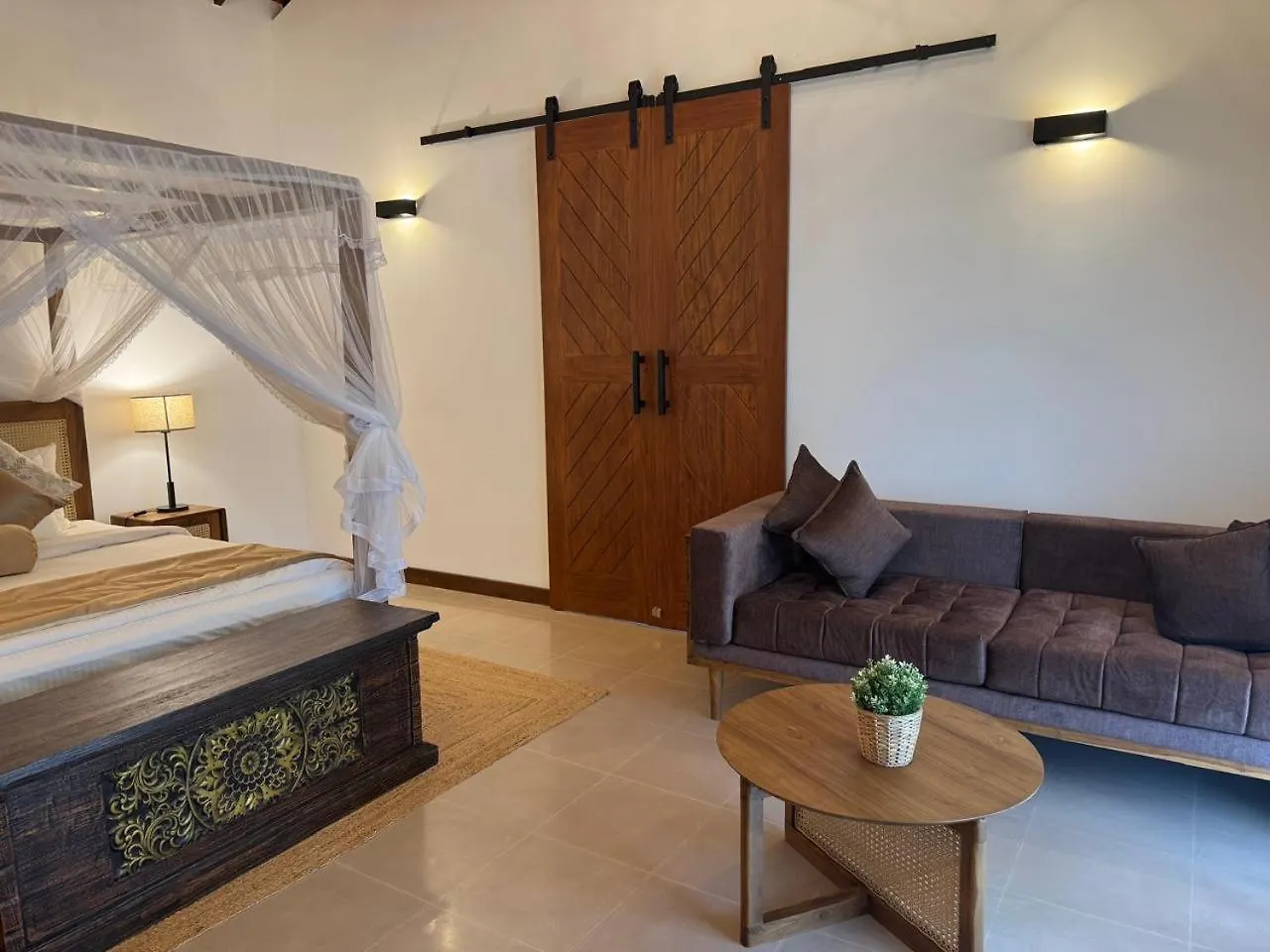 Swanee Grand Hotel Negombo